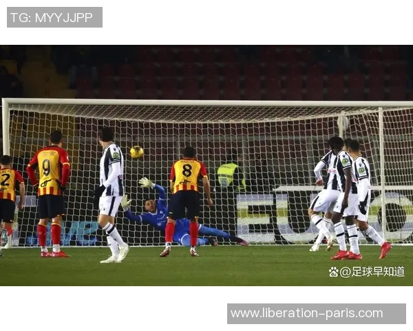 国王杯惊现冷门国米与巴黎圣日耳曼战平争议判罚引发全场热议