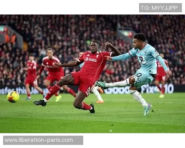 意甲焦点战热刺大胜利物浦红牌事件引发全场热议与争议 意甲焦点战热刺大胜利物浦红牌事件引发全场热议与争议